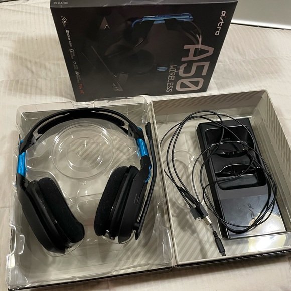 Astro A50 PS4/PS5 wireless headset - Picture 4 of 5